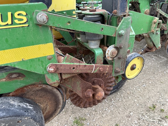 2001 John Deere 1780 Planter