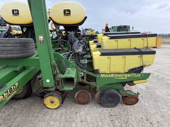 2001 John Deere 1780 Planter