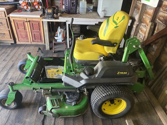 2023 John Deere Z740R Mower/Zero Turn