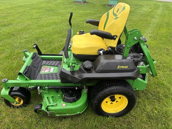 2023 John Deere Z740R Mower/Zero Turn