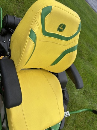 2023 John Deere Z740R Mower/Zero Turn