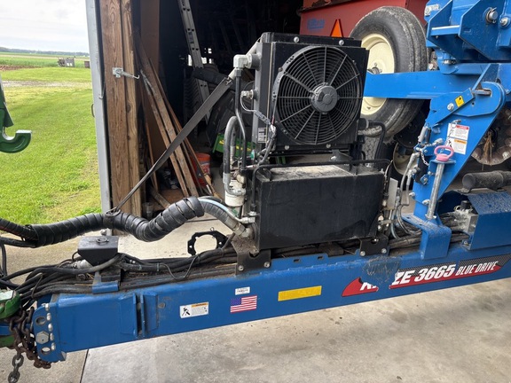 2021 Kinze 3665 Planter