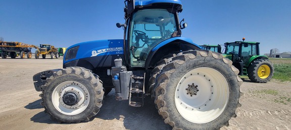 2015 New Holland T7.210 T4B Tractor