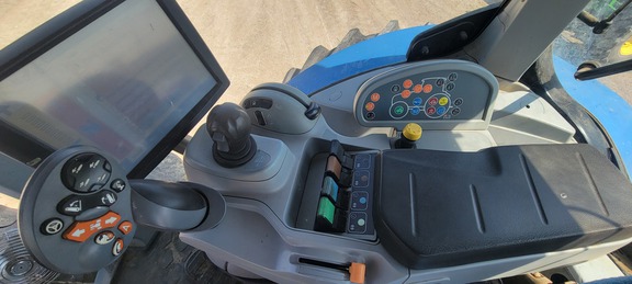 2015 New Holland T7.210 T4B Tractor
