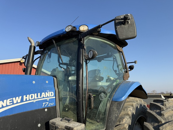 2015 New Holland T7.210 T4B Tractor