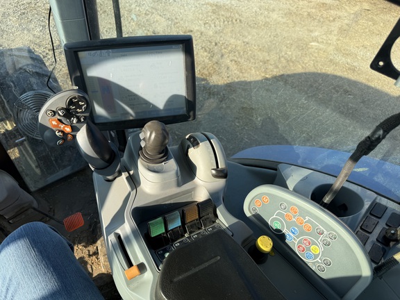 2015 New Holland T7.210 T4B Tractor