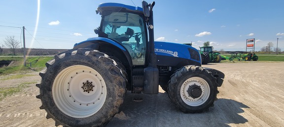 2015 New Holland T7.210 T4B Tractor