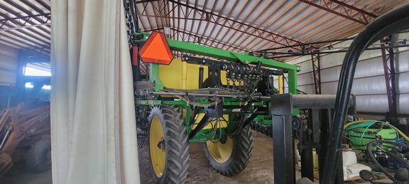 2012 Fast Distributing 9613 Sprayer
