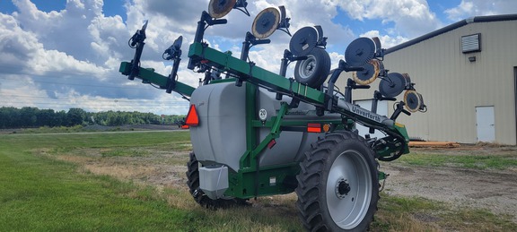 2024 Unverferth Nutrimax 1400 Applicator