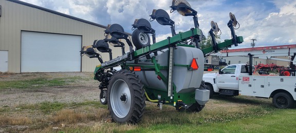 2024 Unverferth Nutrimax 1400 Applicator