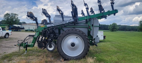 2024 Unverferth Nutrimax 1400 Applicator