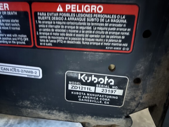 2019 Kubota ZD1211 Mower/Zero Turn