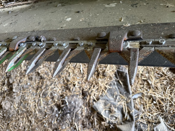 1999 John Deere 920 Header Combine