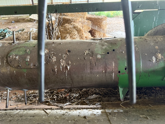1999 John Deere 920 Header Combine