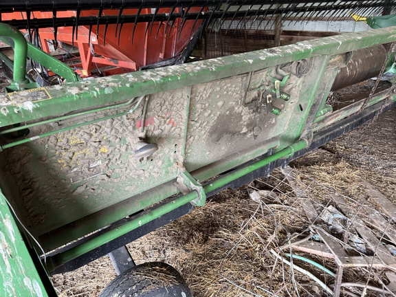 1999 John Deere 920 Header Combine