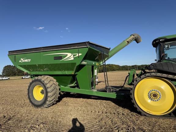 Demco 1050 Grain Cart