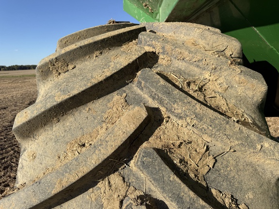 Demco 1050 Grain Cart