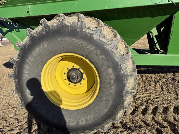 Demco 1050 Grain Cart