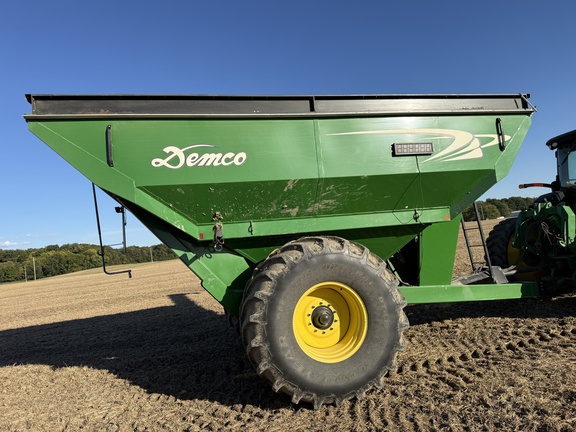 Demco 1050 Grain Cart