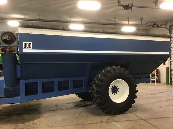 Kinze 800 Grain Cart