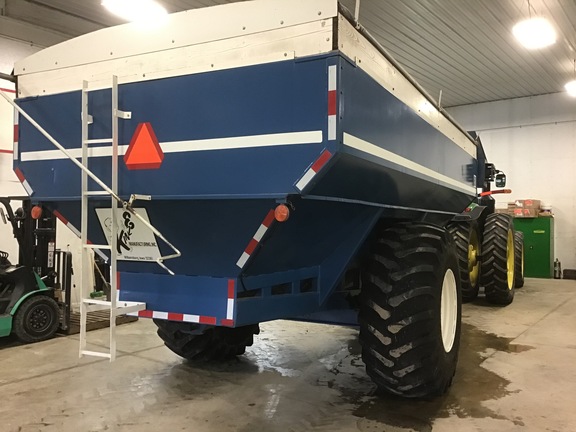 Kinze 800 Grain Cart