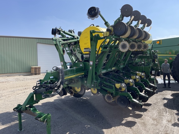 2013 John Deere 1790 Planter