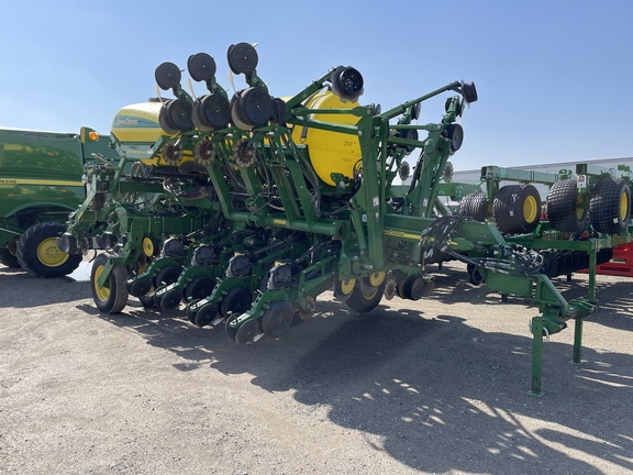 2013 John Deere 1790 Planter