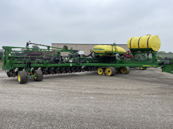 2021 John Deere DB60 Planter