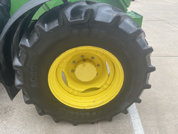 2018 John Deere 6110M Tractor