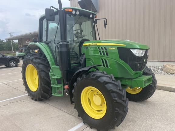 2018 John Deere 6110M Tractor