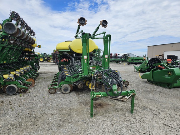 2021 John Deere 1775NT Planter