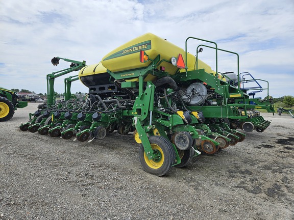 2021 John Deere 1775NT Planter