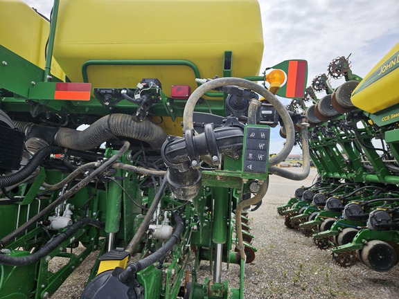 2021 John Deere 1775NT Planter