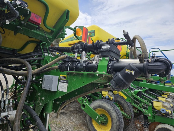 2021 John Deere 1775NT Planter