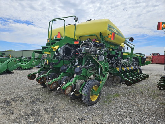 2021 John Deere 1775NT Planter