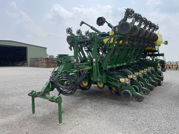 2011 John Deere 1790 Planter