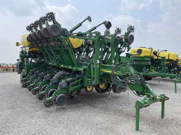 2011 John Deere 1790 Planter