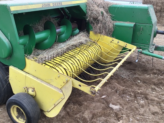 1990 John Deere 348 Baler/Square