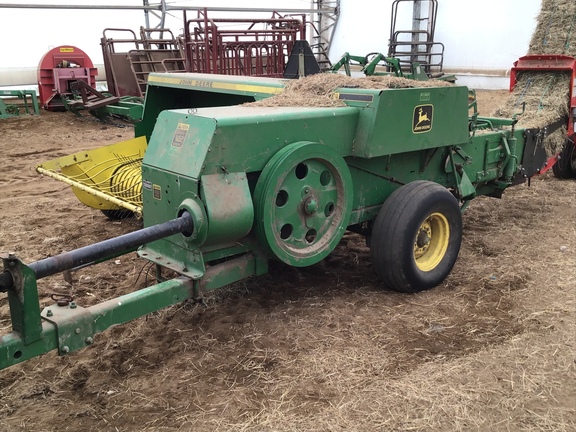 1990 John Deere 348 Baler/Square