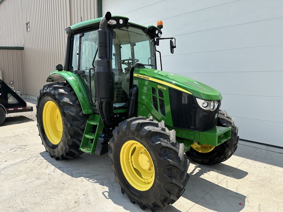 2020 John Deere 6110M Tractor