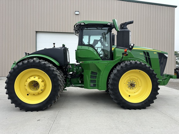 2023 John Deere 9R 440 Tractor 4WD
