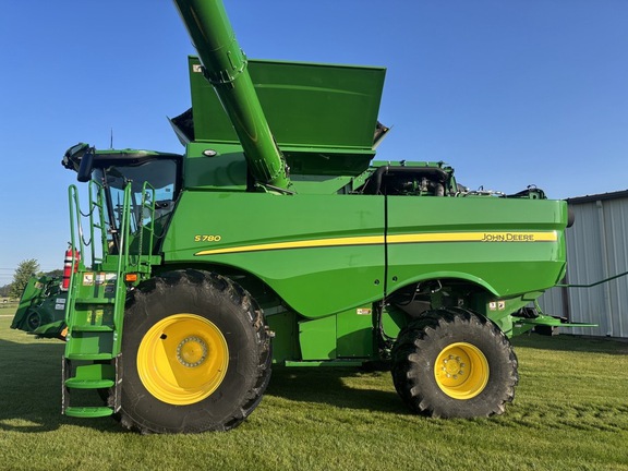 2023 John Deere S780 Combine