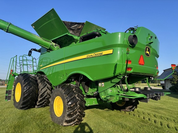 2023 John Deere S780 Combine