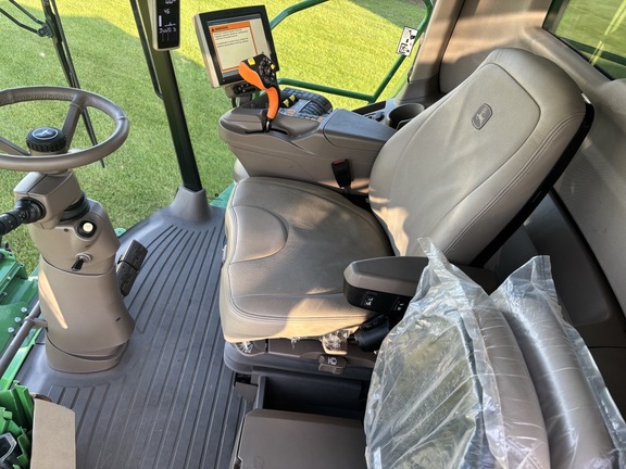 2023 John Deere S780 Combine