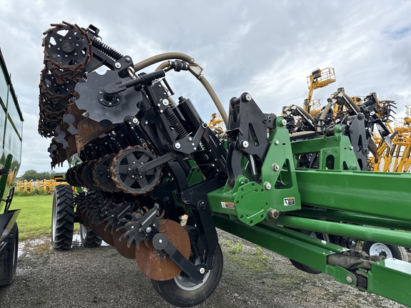 2023 Unverferth 2030DT Strip Till