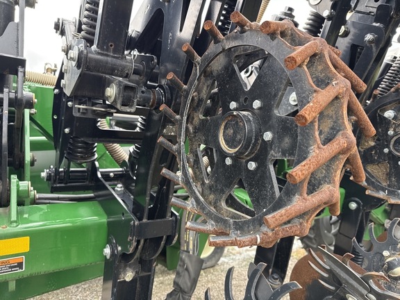 2023 Unverferth 2030DT Strip Till