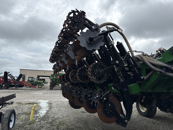 2023 Unverferth 2030DT Strip Till