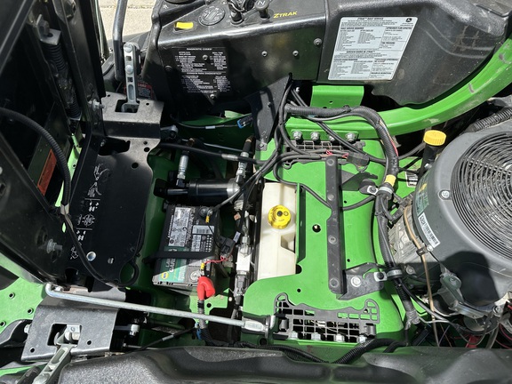 2021 John Deere Z950R Mower/Zero Turn