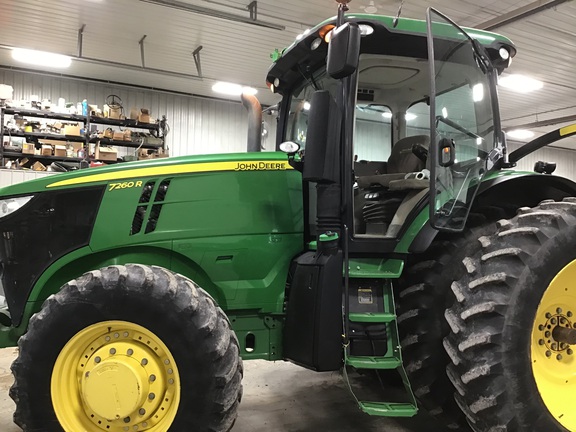 2012 John Deere 7260R Tractor