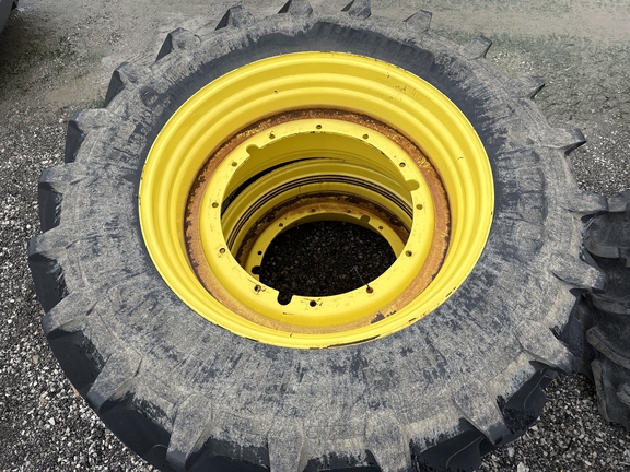 John Deere R4045 Float Tires Tires